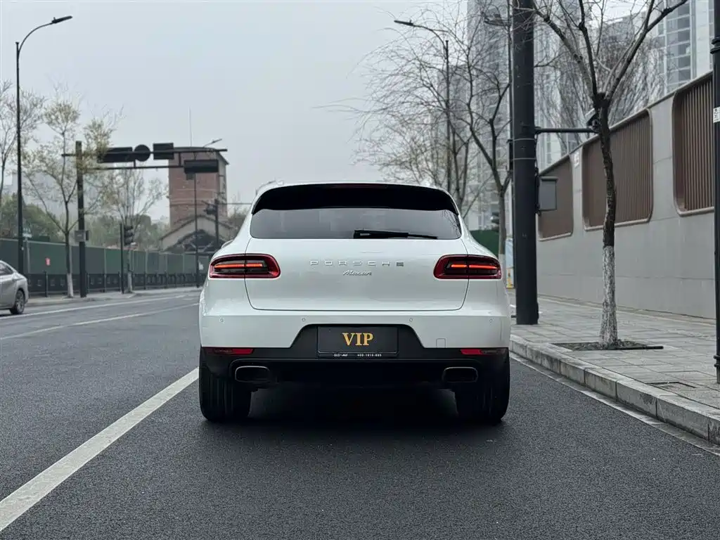 Porsche Macan 2018 — фото 23
