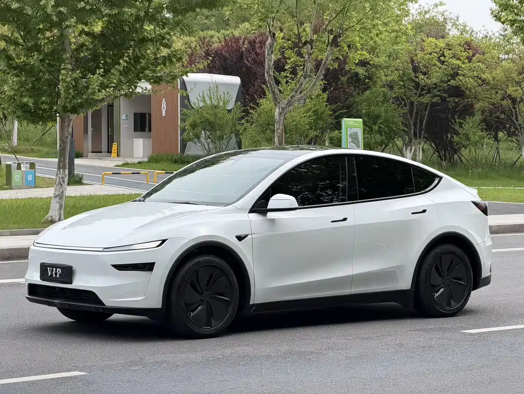 Tesla Model Y 2026
