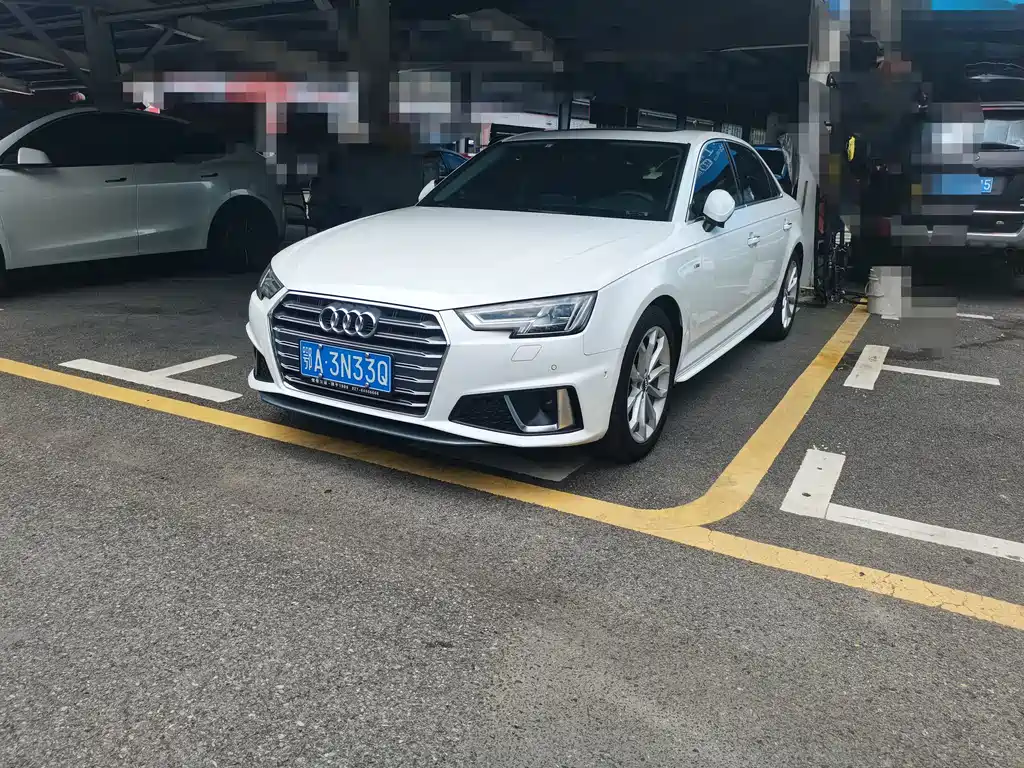 Audi A4L 2020