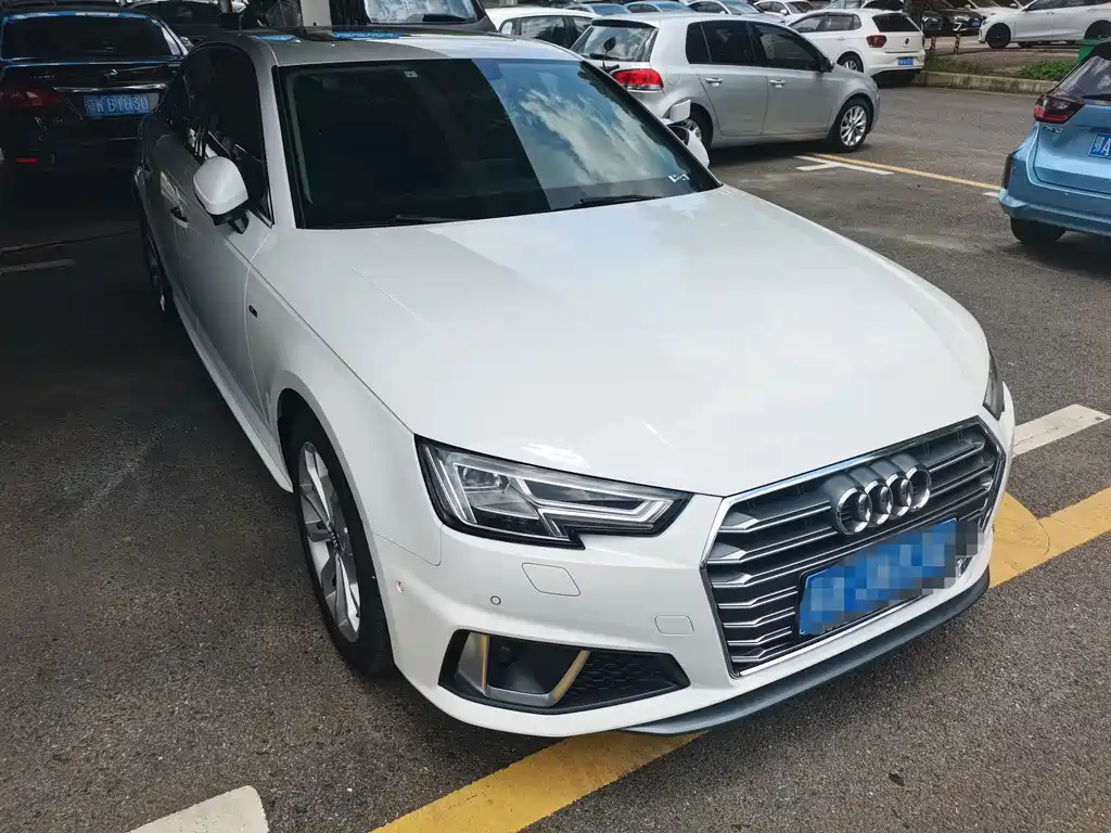 Audi A4L 2020