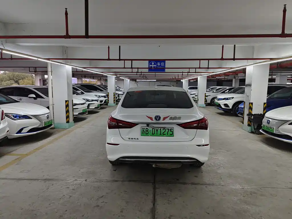 Changan Eado New Energy 2018 — фото 5