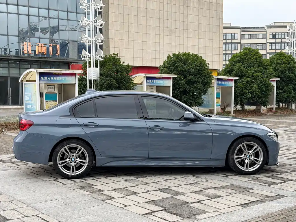 BMW 3 Series 2019 — фото 15