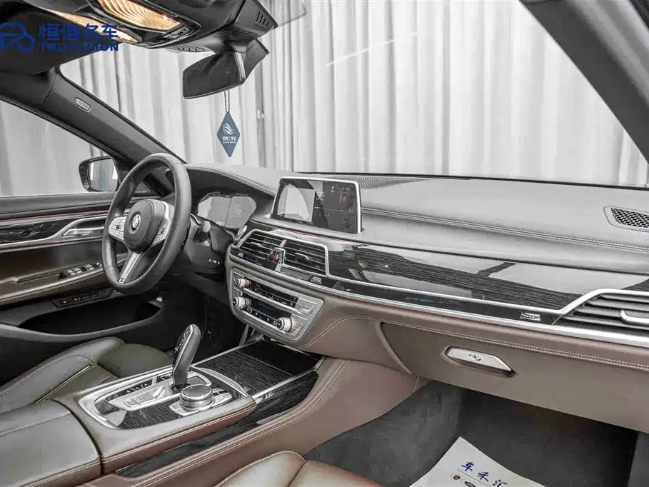 BMW 7 Series 2021 — фото 14