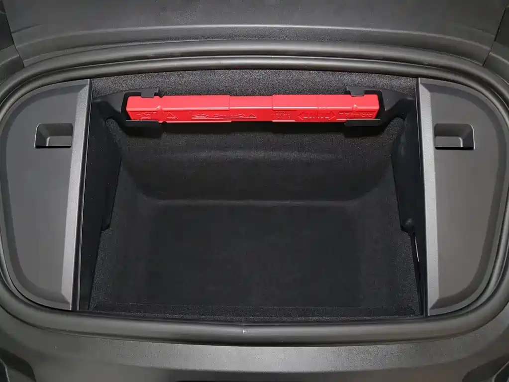 Porsche Taycan 2020 — фото 15
