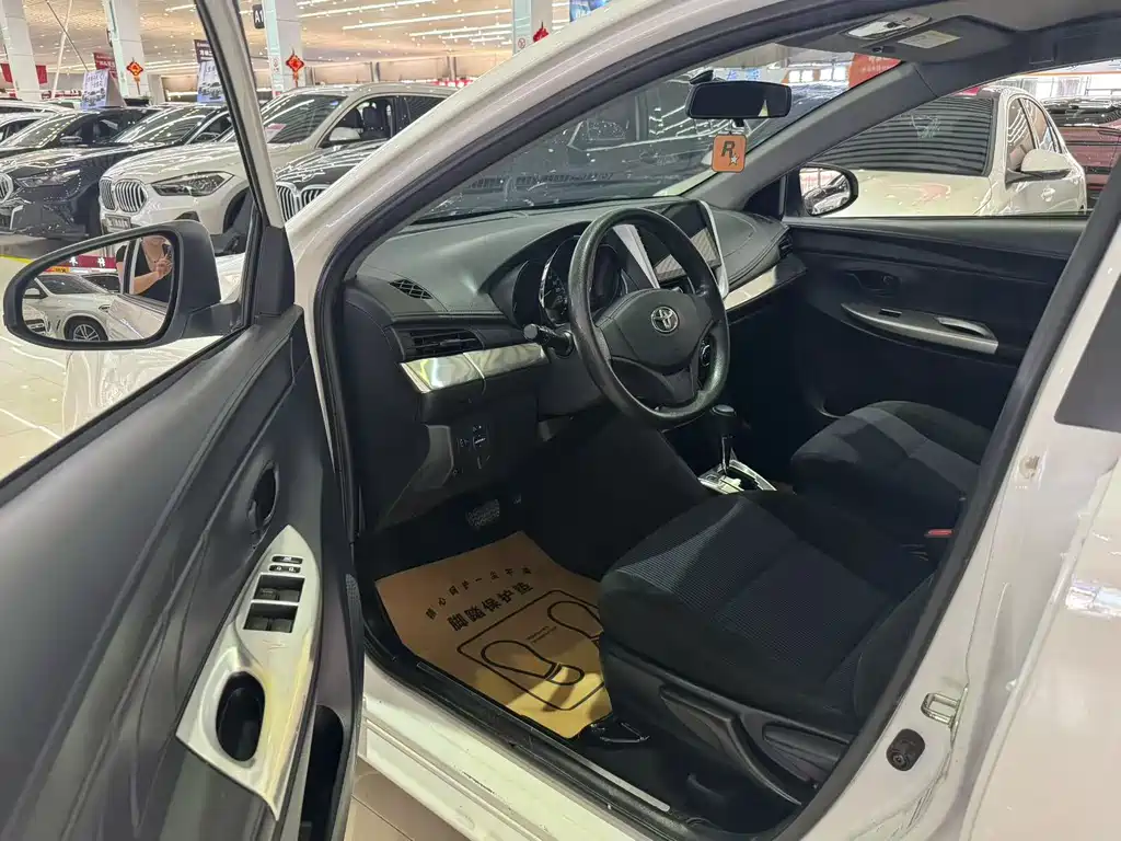 Toyota Yaris L 2016