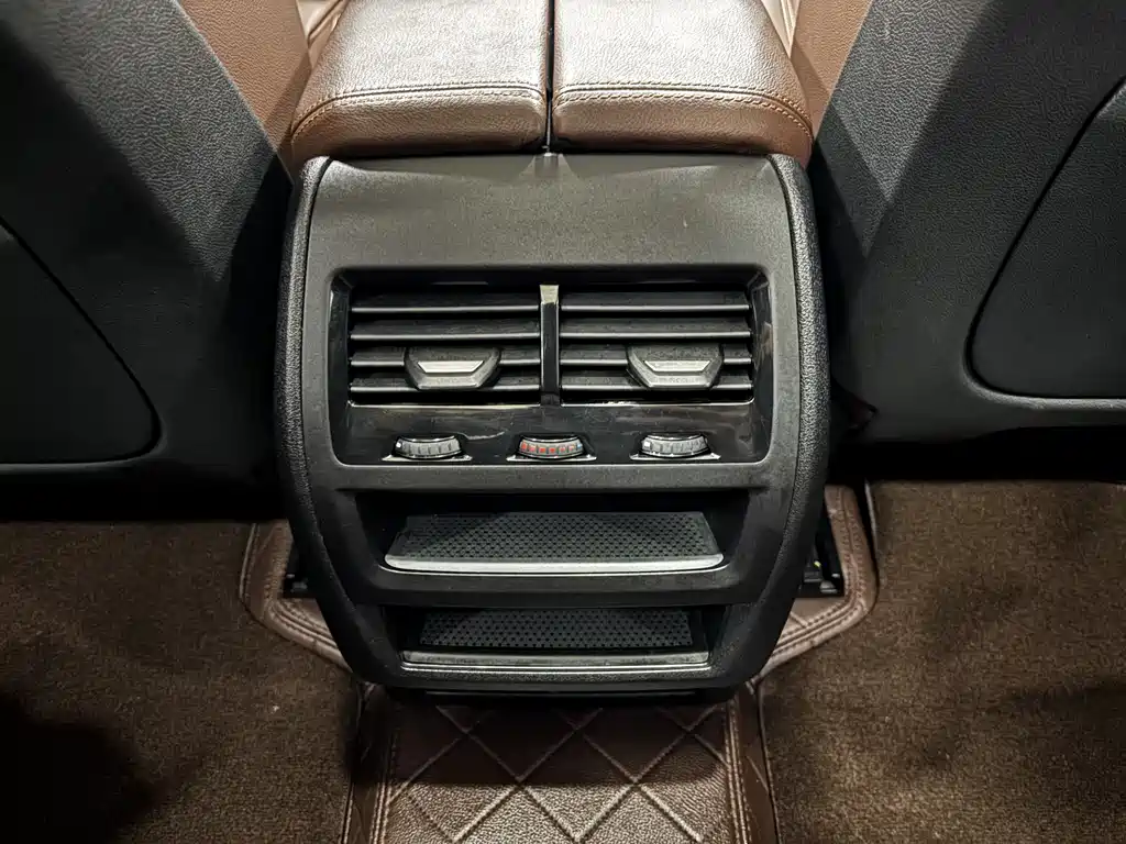 BMW X5 New Energy 2020 — фото 22