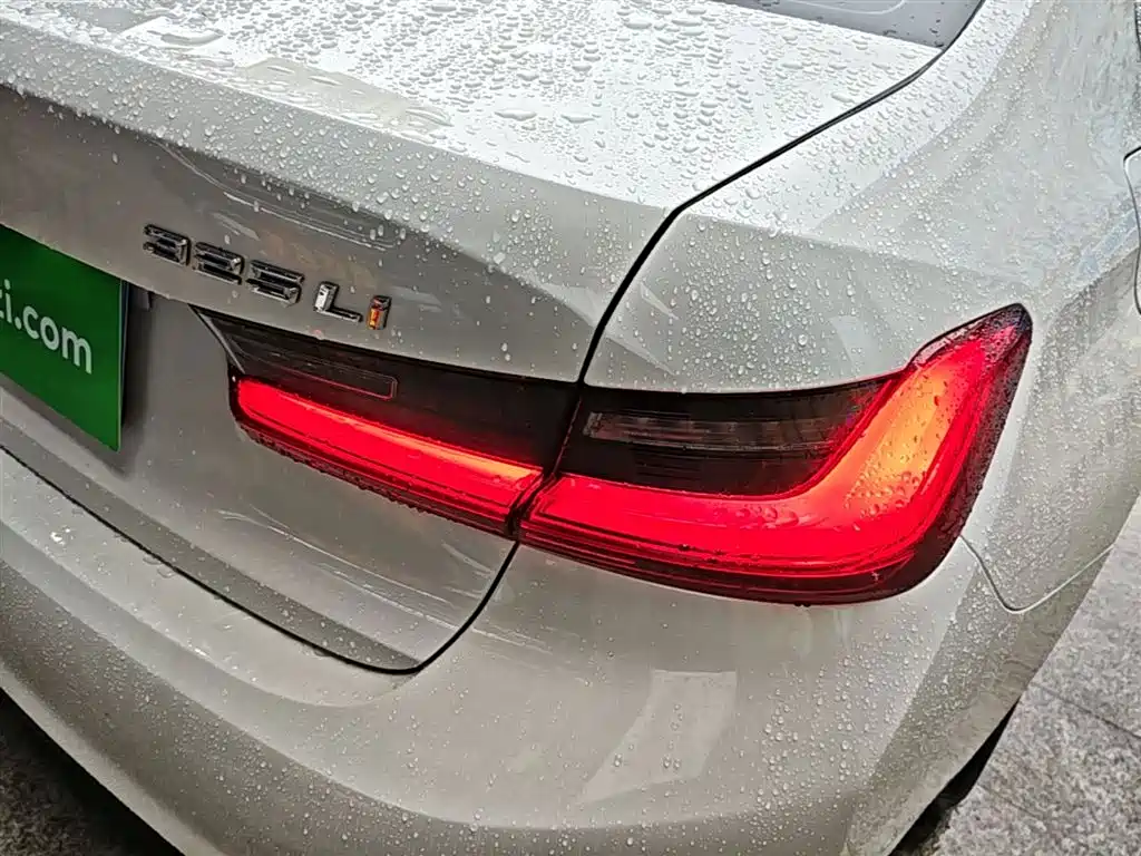 BMW 3 Series 2019 — фото 24