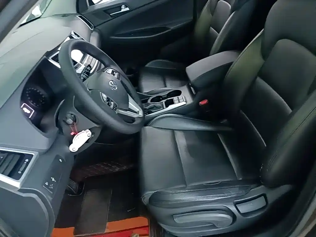 Hyundai Tucson 2017 — фото 15