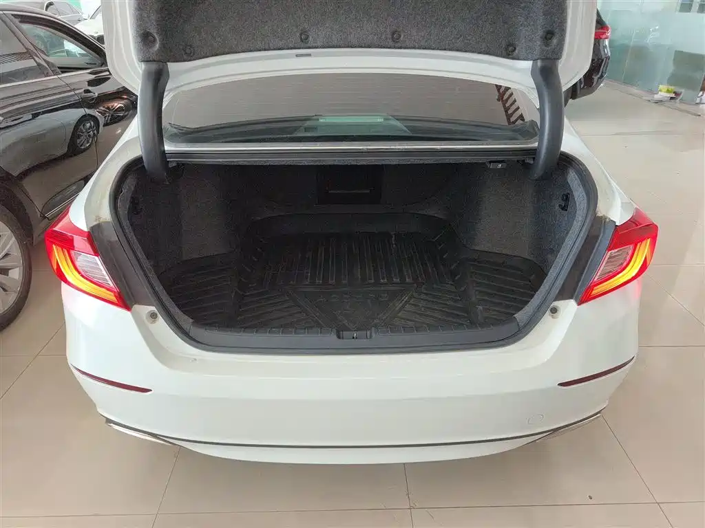 Honda Accord 2021 — фото 19