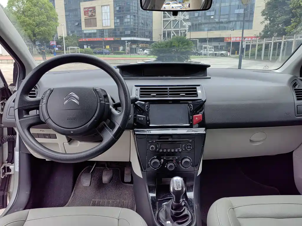 Citroen C-Quatre 2015 — фото 13