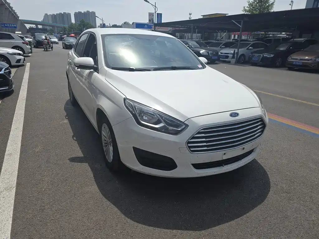 Ford Escort 2018
