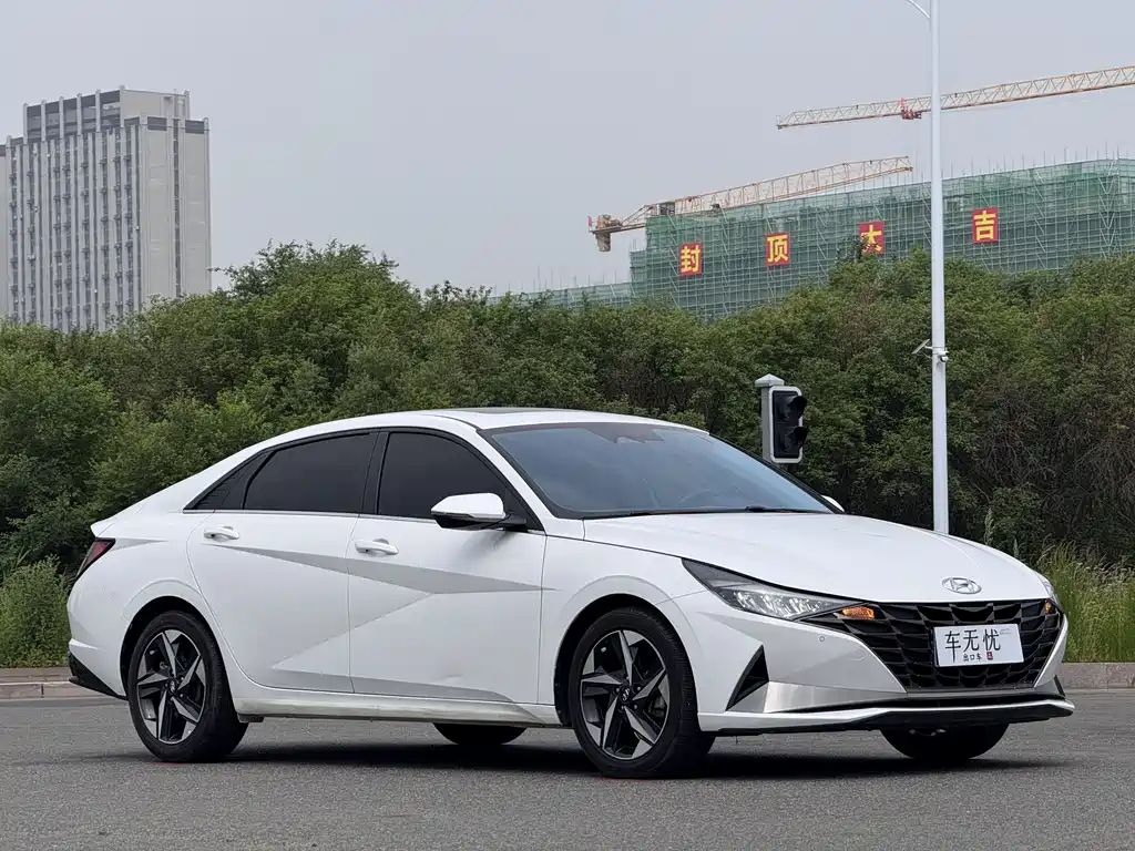 Hyundai Elantra 2023