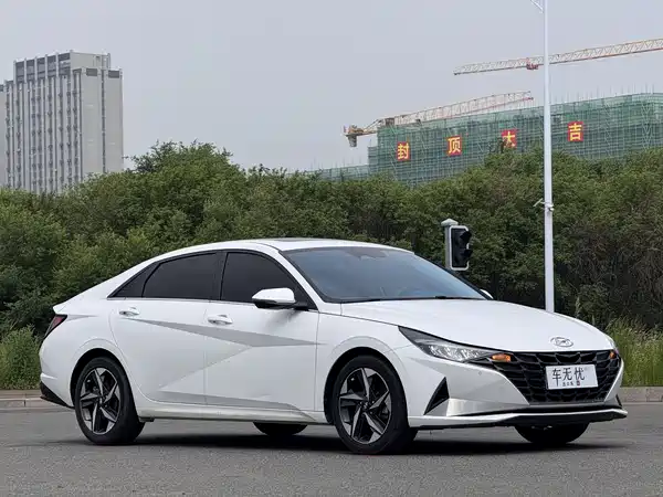 Hyundai Elantra 2023