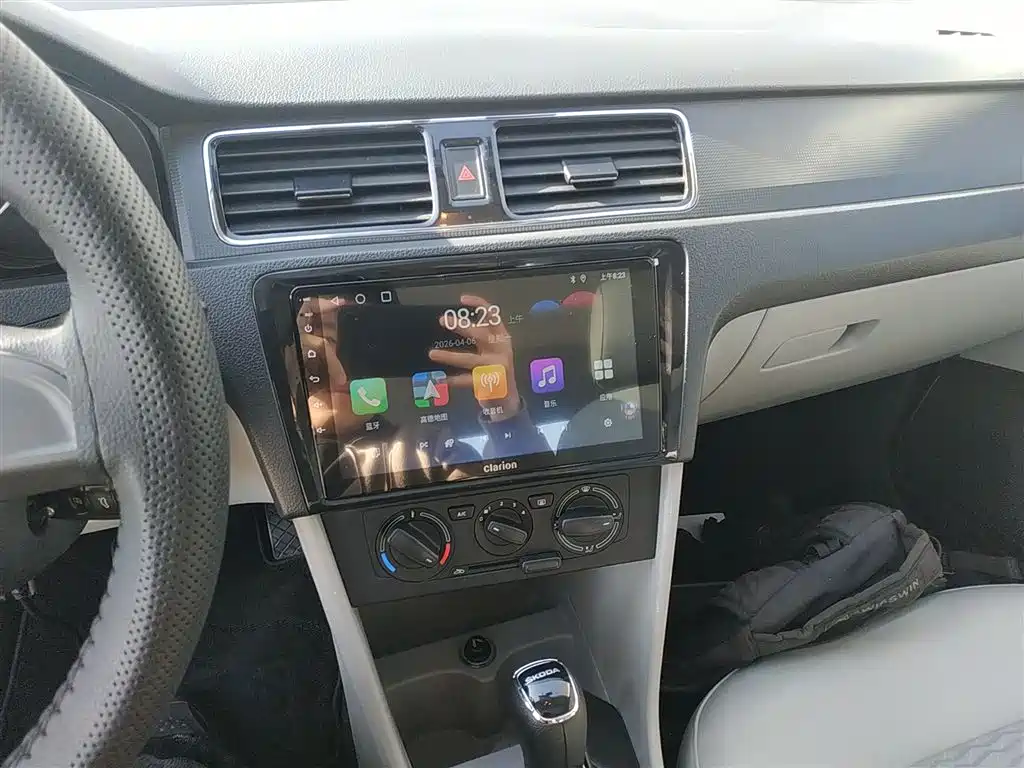 Skoda Rapid 2015 — фото 13