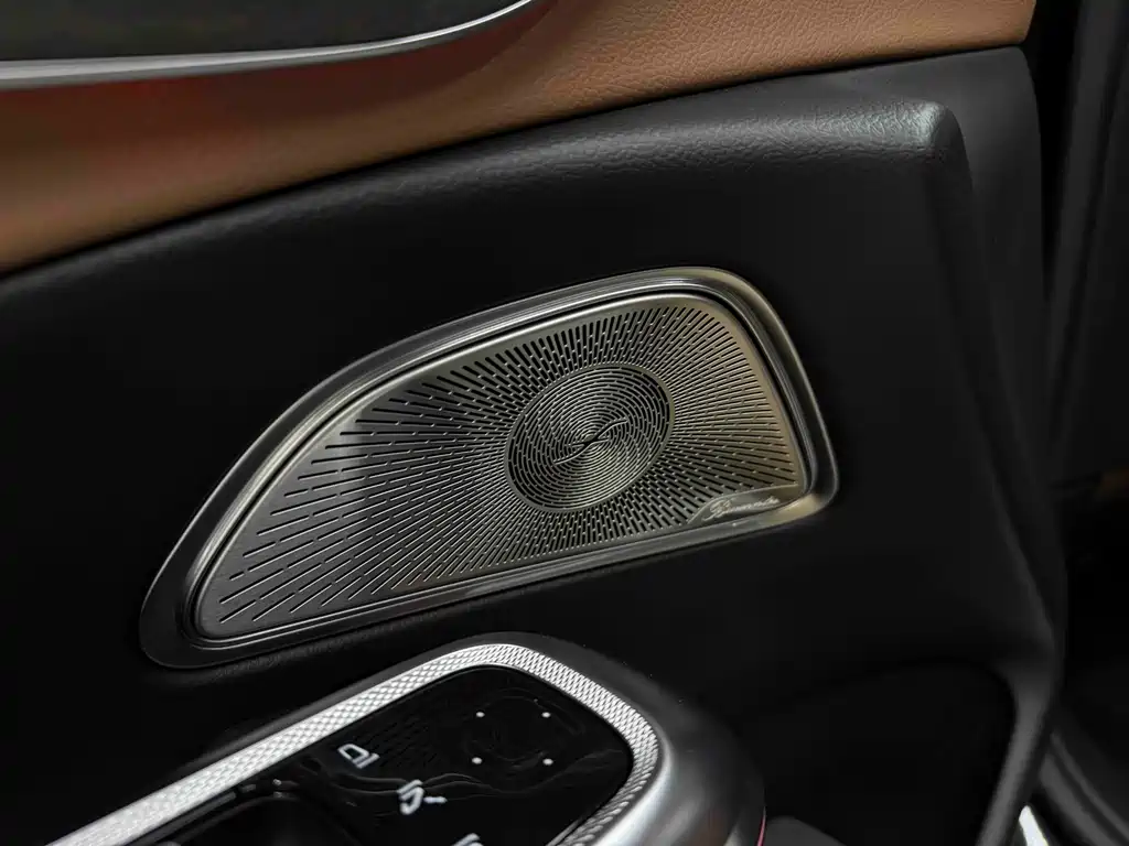 Mercedes-Benz E-Class 2025 — фото 12