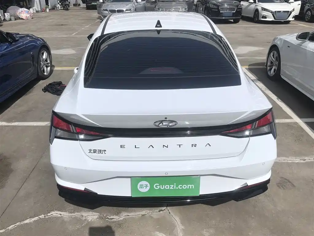 Hyundai Elantra 2023 — фото 4