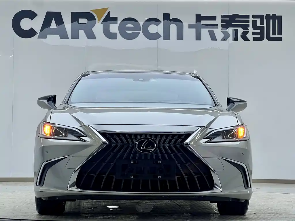 Lexus ES 2022 — фото 7