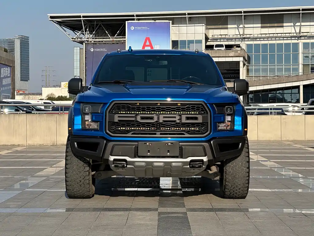 Ford F-150 Raptor 2020 — фото 1