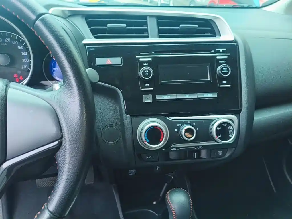 Honda Fit 2018 — фото 13