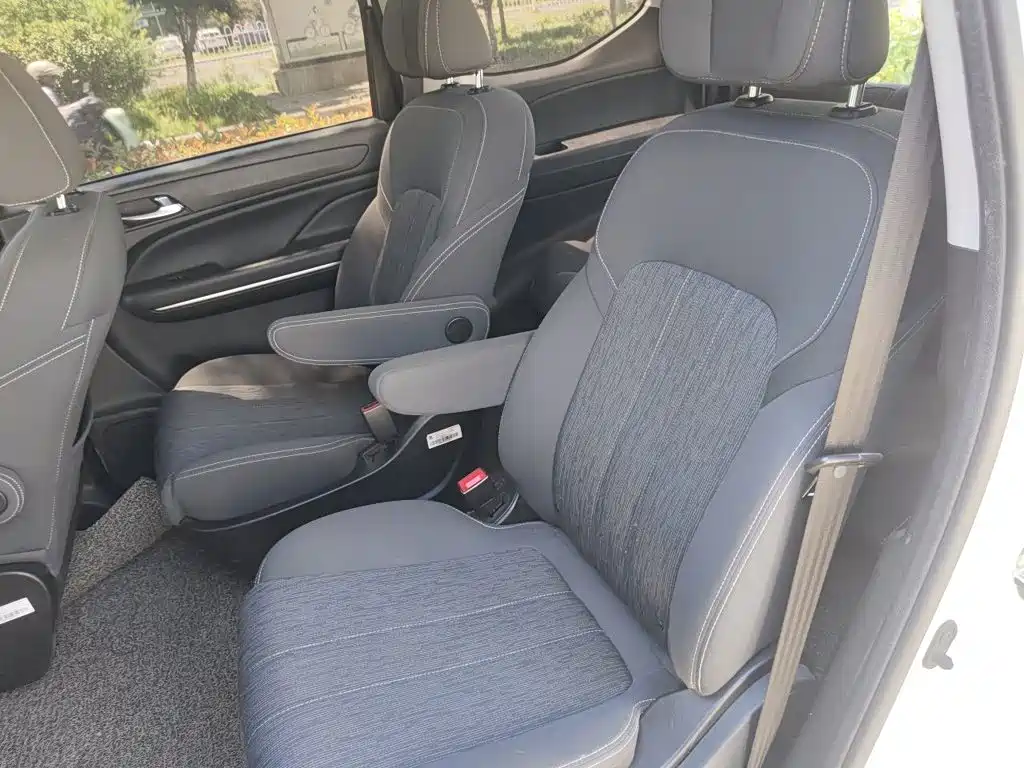 GAC Motor Trumpchi M6 2021 — фото 15