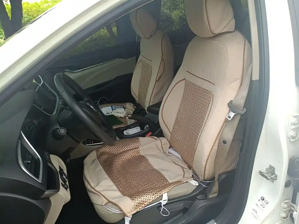 Buick Excelle 2015 — фото 16