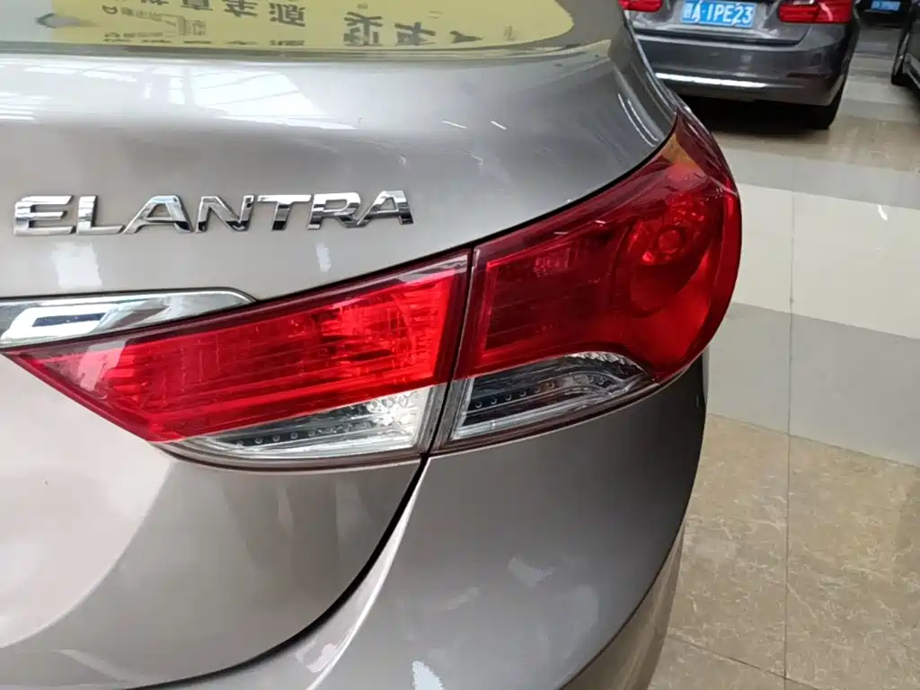 Hyundai Elantra Langdong 2015 — фото 8