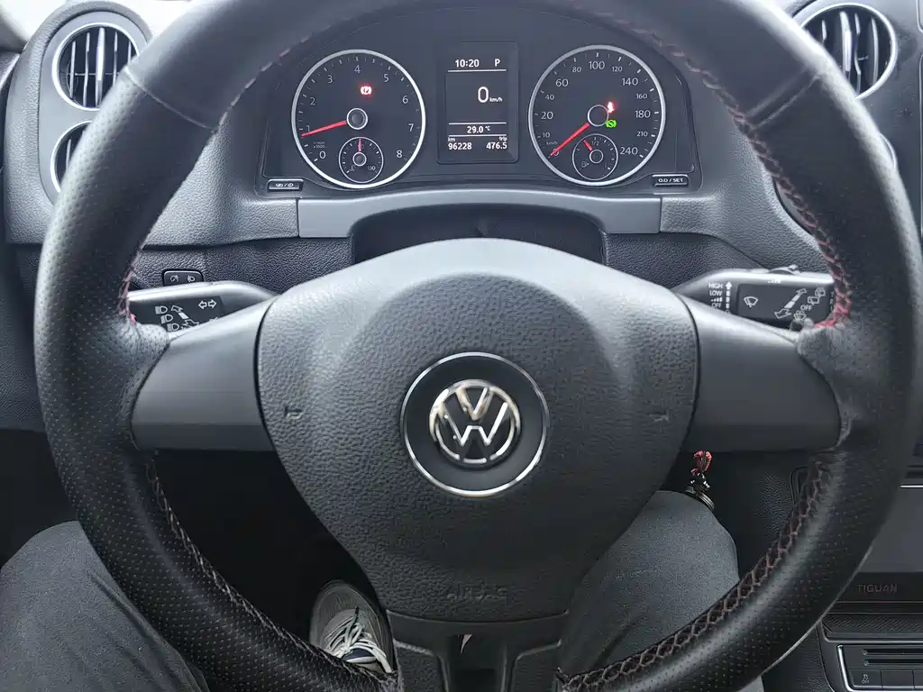 Volkswagen Tiguan 2015 — фото 11