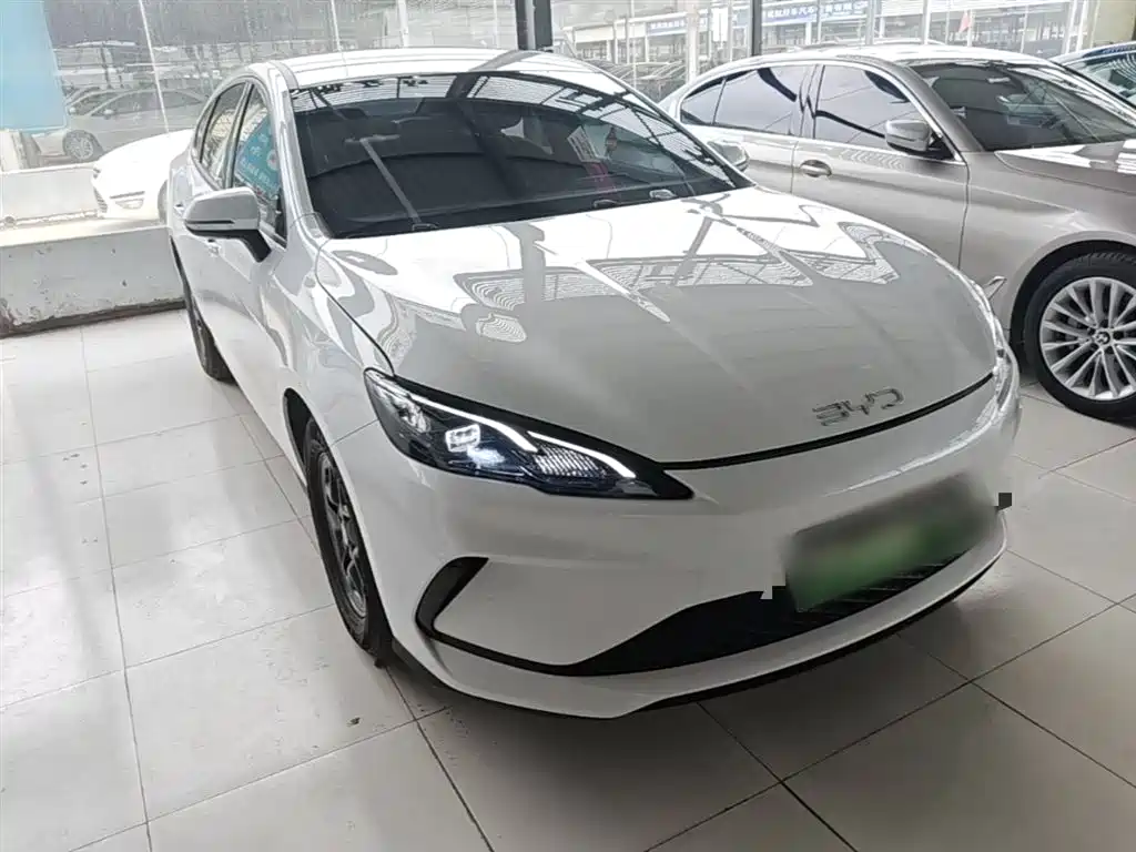 BYD Seal 05 DM-i 2025 — фото 4