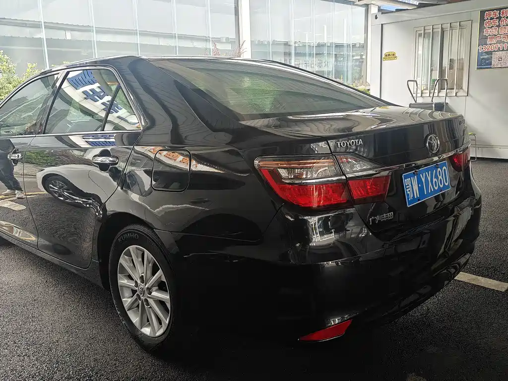Toyota Camry 2017 — фото 9