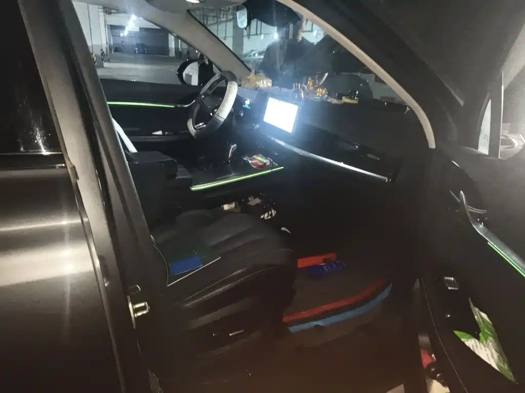 Roewe RX5 MAX 2022 — фото 20
