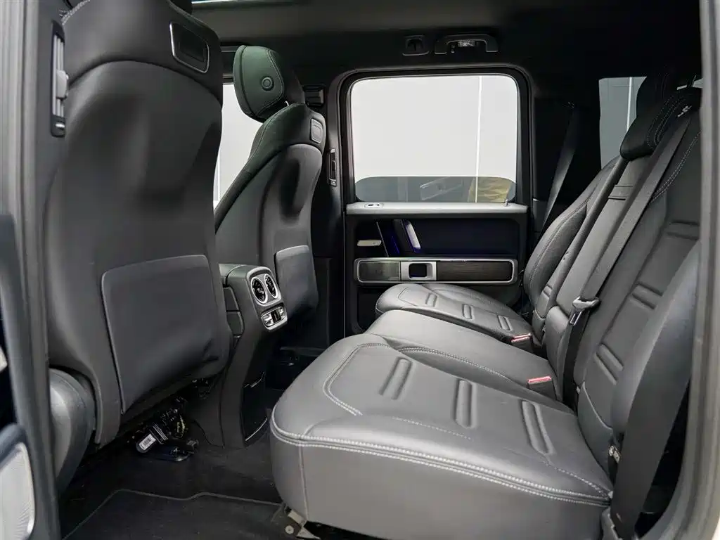 Mercedes-Benz G-Class 2023 — фото 11