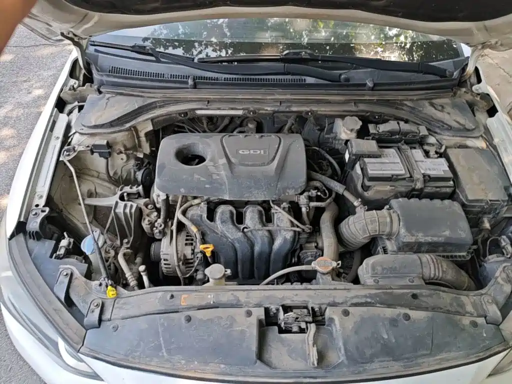 Hyundai Elantra 2016 — фото 20