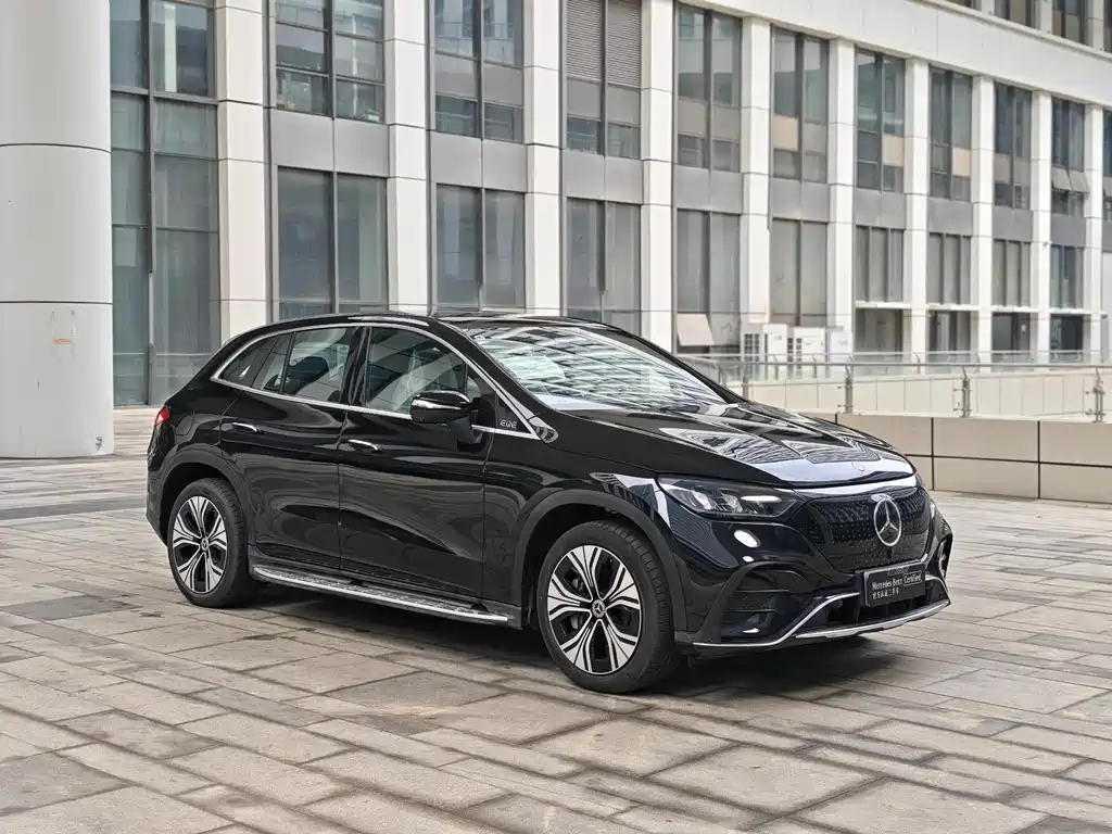 Mercedes-Benz EQE SUV 2025