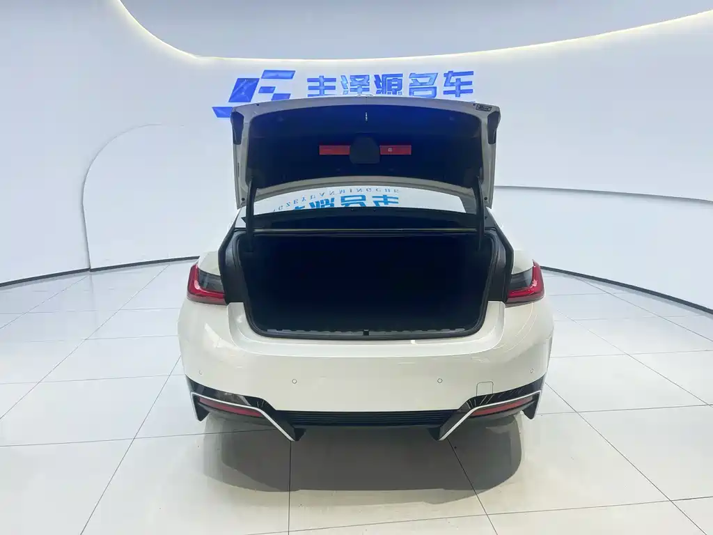 BMW i3 2024 — фото 6