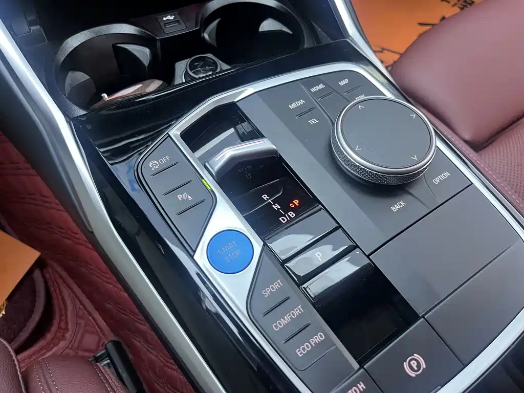 BMW i3 2024 — фото 11