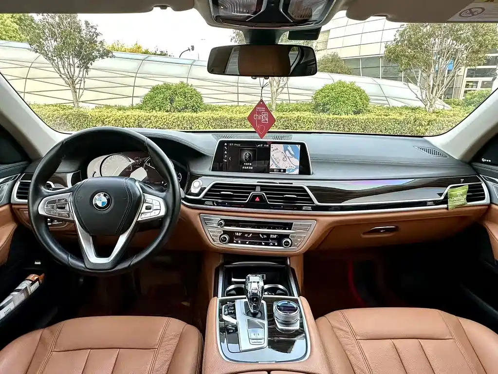 BMW 7 Series 2017 — фото 4