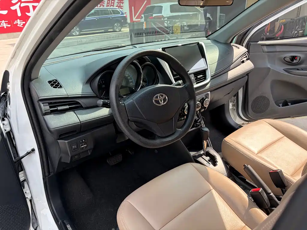 Toyota Yaris L 2019