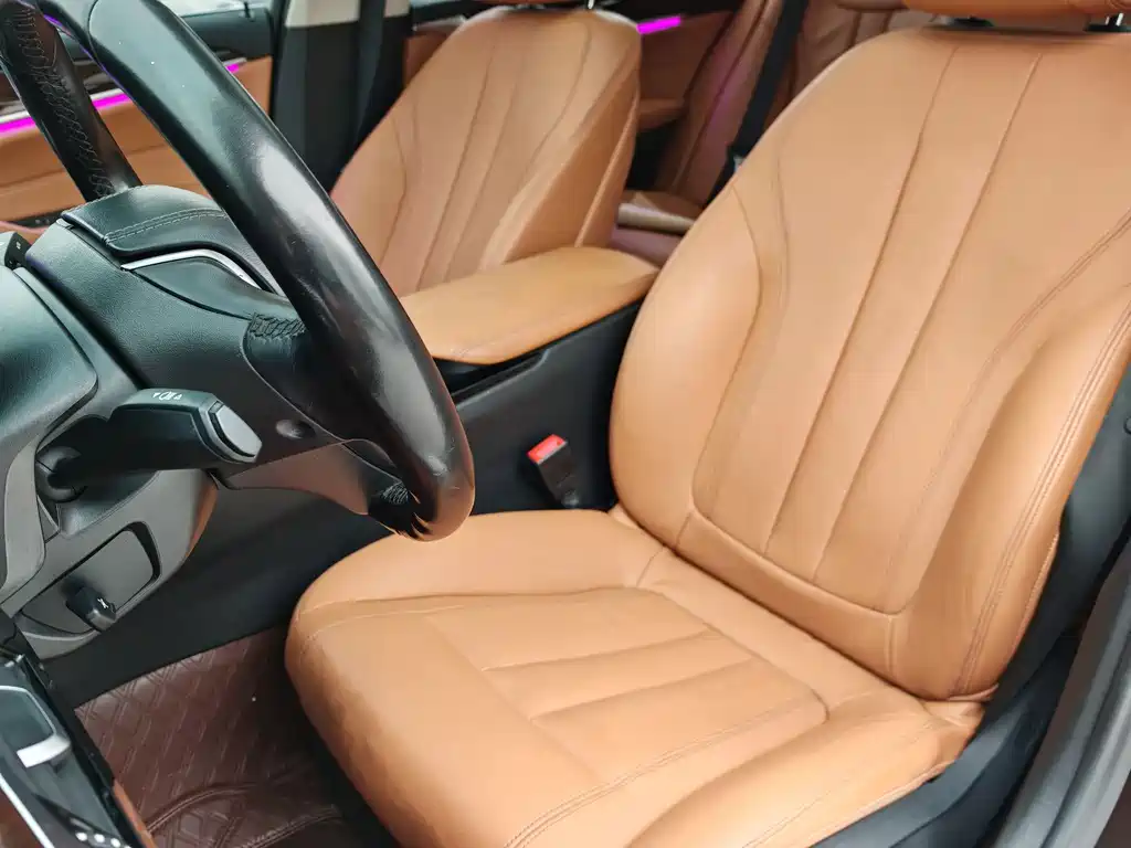 BMW 5 Series 2017 — фото 14