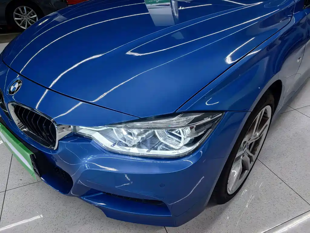 BMW 3 Series 2019 — фото 14