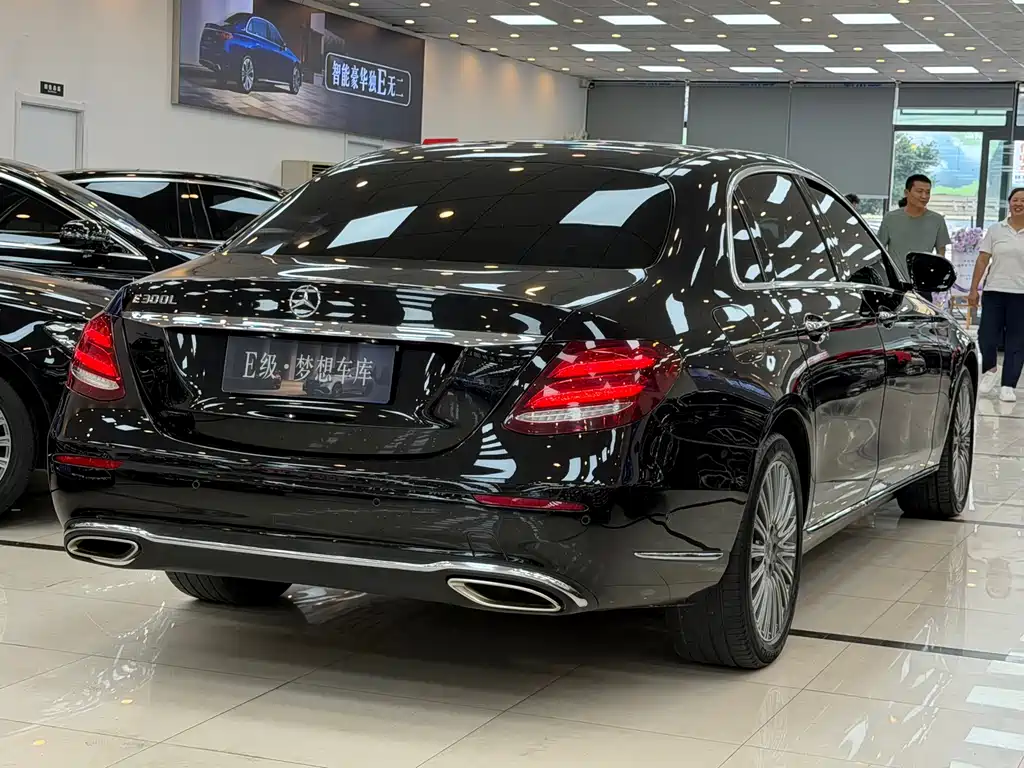 Mercedes-Benz E-Class 2020 — фото 22