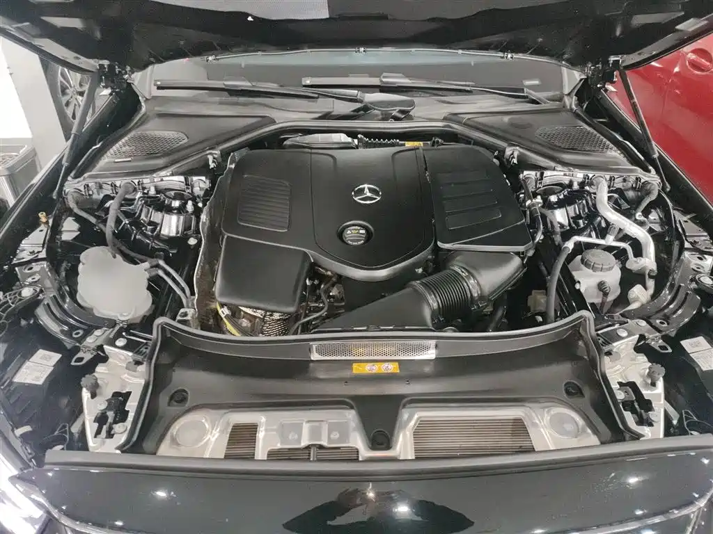 Mercedes-Benz E-Class 2025 — фото 16