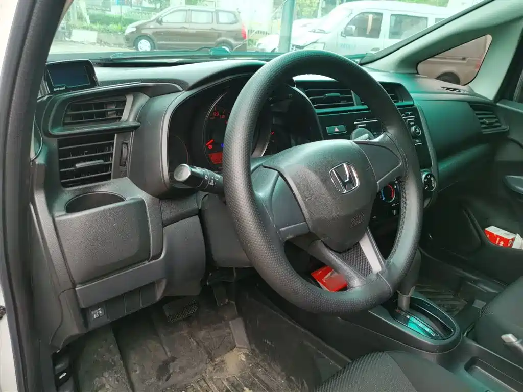 Honda Fit 2018 — фото 10