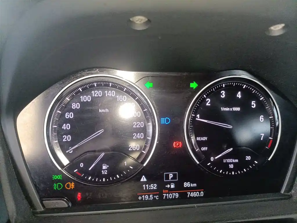 BMW 1 Series 2018 — фото 12