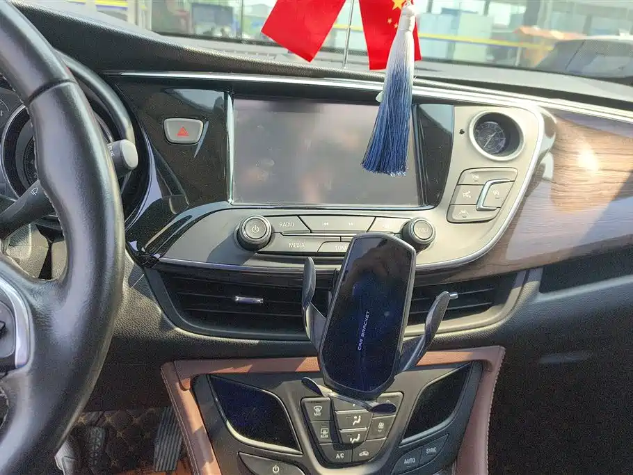 Buick Envision Plus 2018 — фото 13