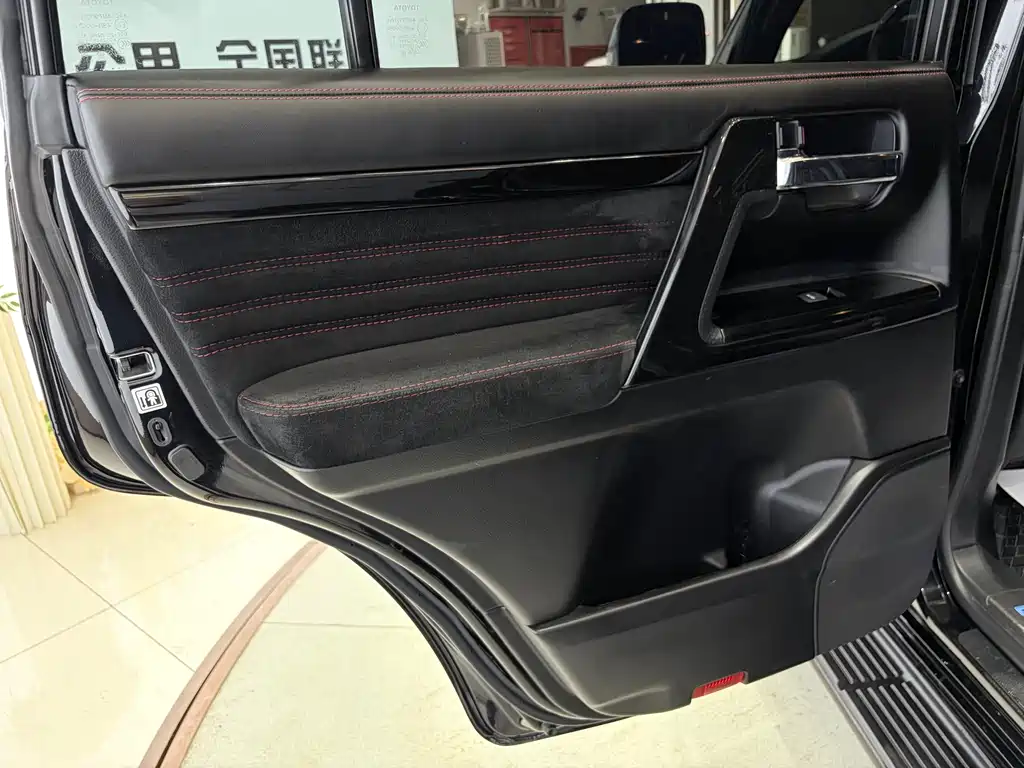 Toyota Land Cruiser 2020 — фото 21