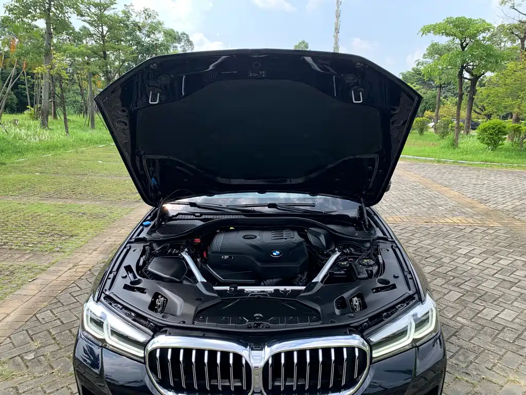 BMW 5 Series 2021 — фото 14