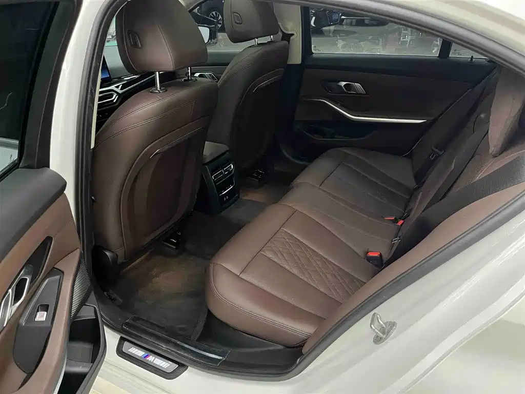 BMW 3 Series 2023 — фото 14