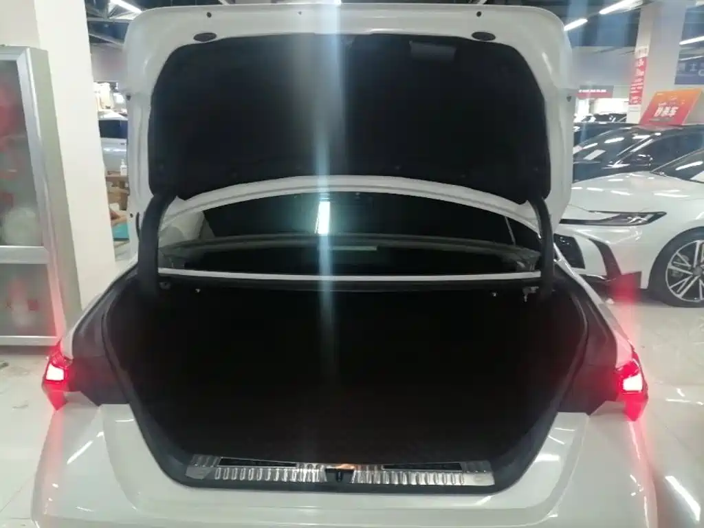 Toyota Avalon 2019 — фото 19