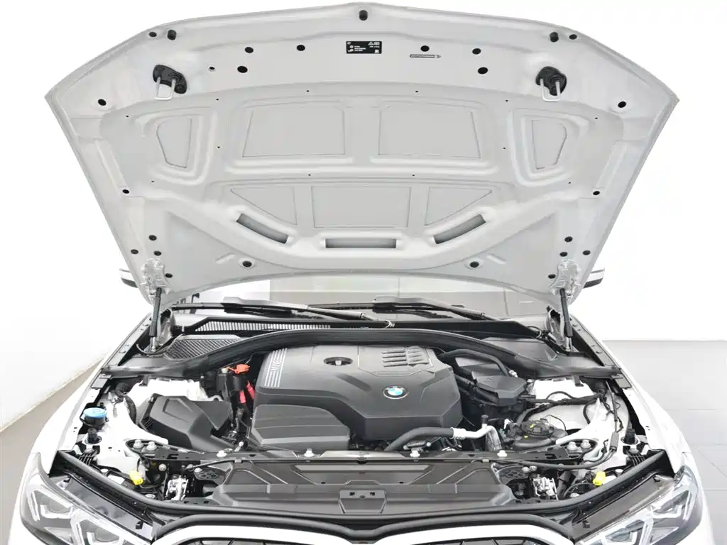 BMW 3 Series 2024 — фото 14