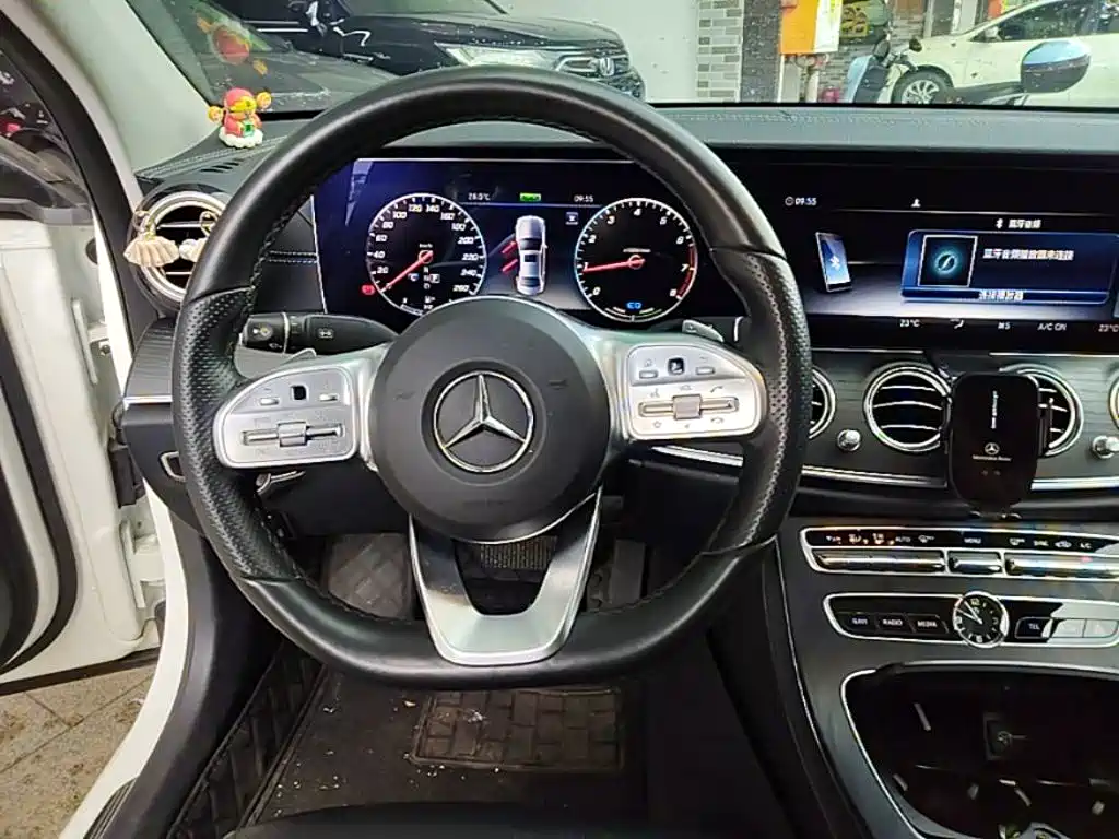 Mercedes-Benz E-Class 2020 — фото 11